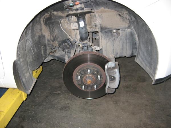 Меняем передние тормозные колодки на Kia Ceed