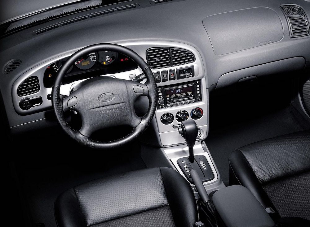 Тюнинг салона Киа Спектра