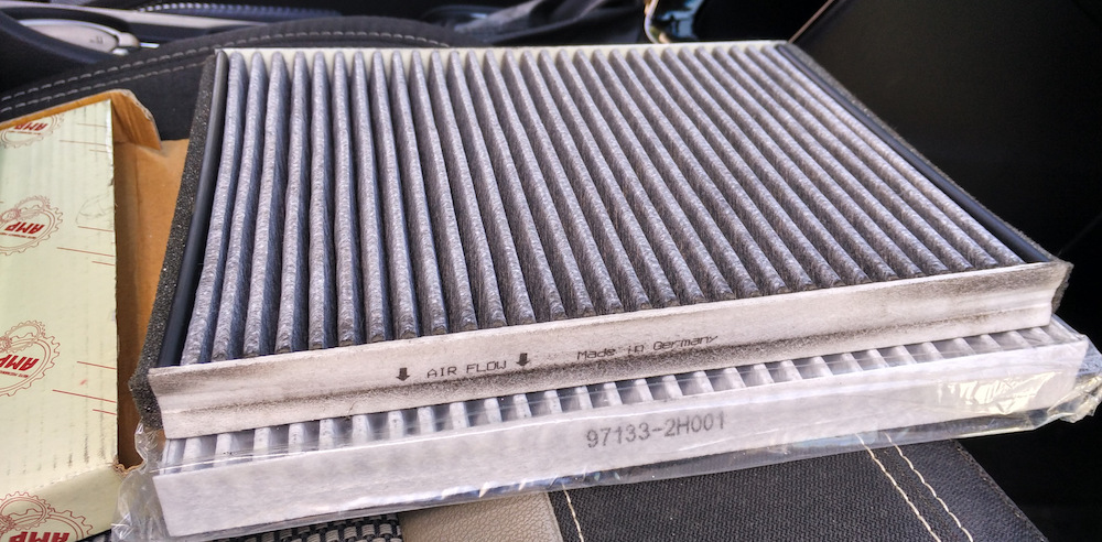Грязный салонный фильтр «Киа»