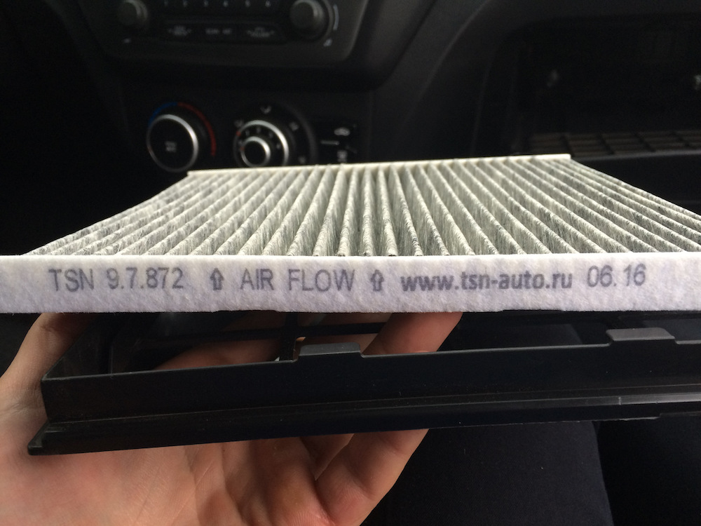 Процесс замены салонного фильтра