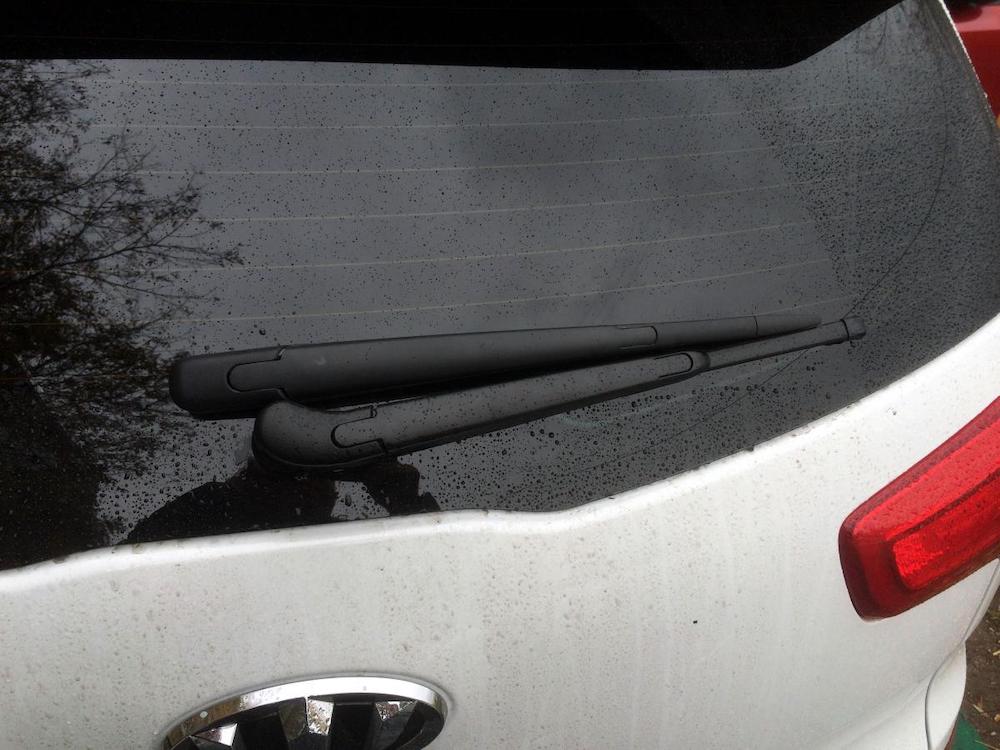 Замена заднего дворника «Киа Спортейдж 3»