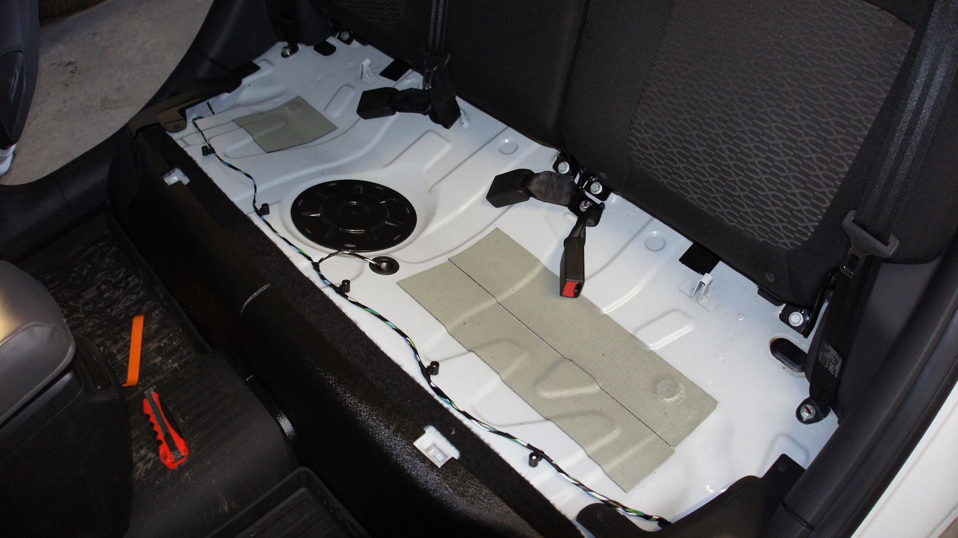 Киа Рио 2016 задние сидения