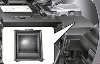 В моторном отсеке