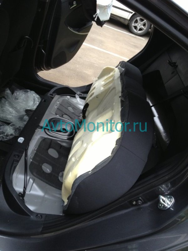 Демонтируем задние сиденья Kia Rio 3