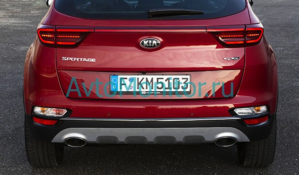 После рестайлинга бампер&nbsp;и поворотники новой формы. Видоизменённые фонари соединяет светодиодная полоса.