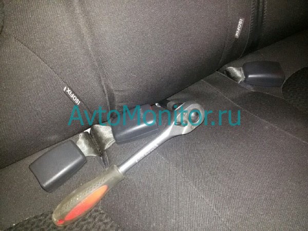 Демонтируем задние сиденья Kia Rio 2