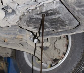 Как поменять масло в коробке (механика/автомат) Киа Рио?