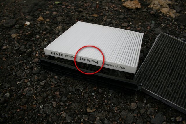 Как заменить салонный фильтр Киа Рио?