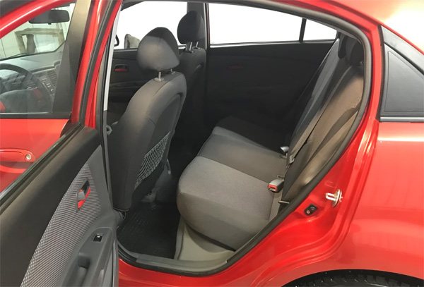 Kia Rio 2 задние пассажирские сидения