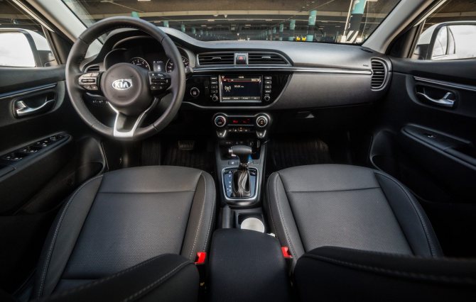 Kia Rio X-Line 2022 салон