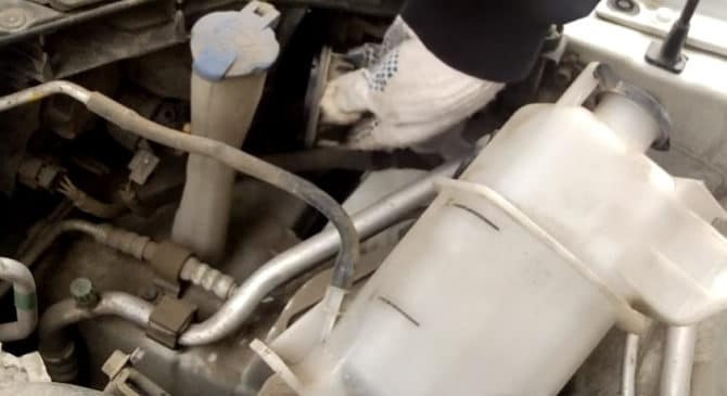 люк с антибликовым покрытием