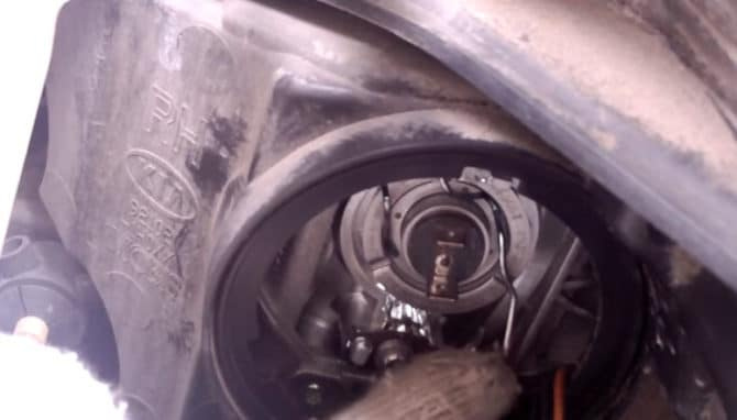 пружинный зажим