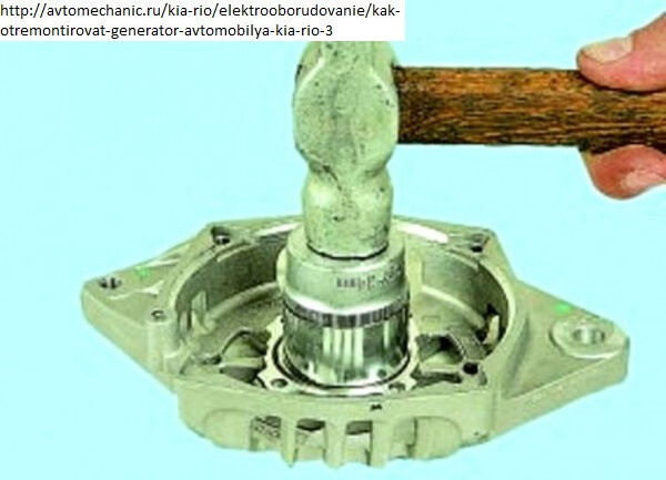 запрессовать новый подшипник в крышку