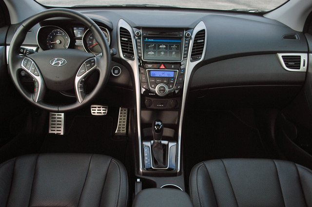 Салон автомобиля Hyundai i30